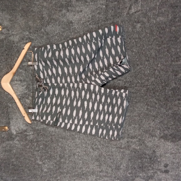 Patagonia  Mens Wavefarer  BoardShorts with Unique Pattern Swim Trucks Size 31 - Picture 2 of 8